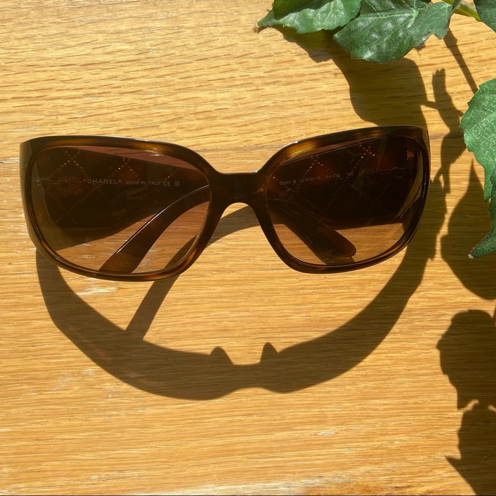 Chanel oversized sunglasses w/ Swarovski crystals - Picture 3 of 16